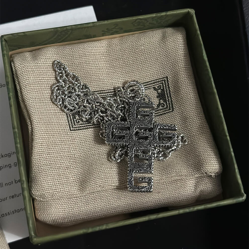 Gvc*1 NECKLACE
