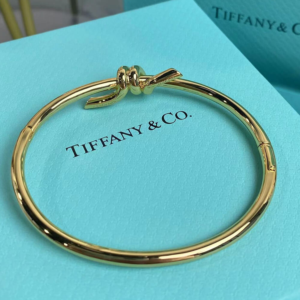 T*f*ny Knot Wire Bangle