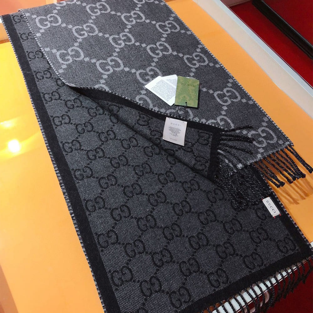 Gv*cl GG jacquard tassel knit scarf