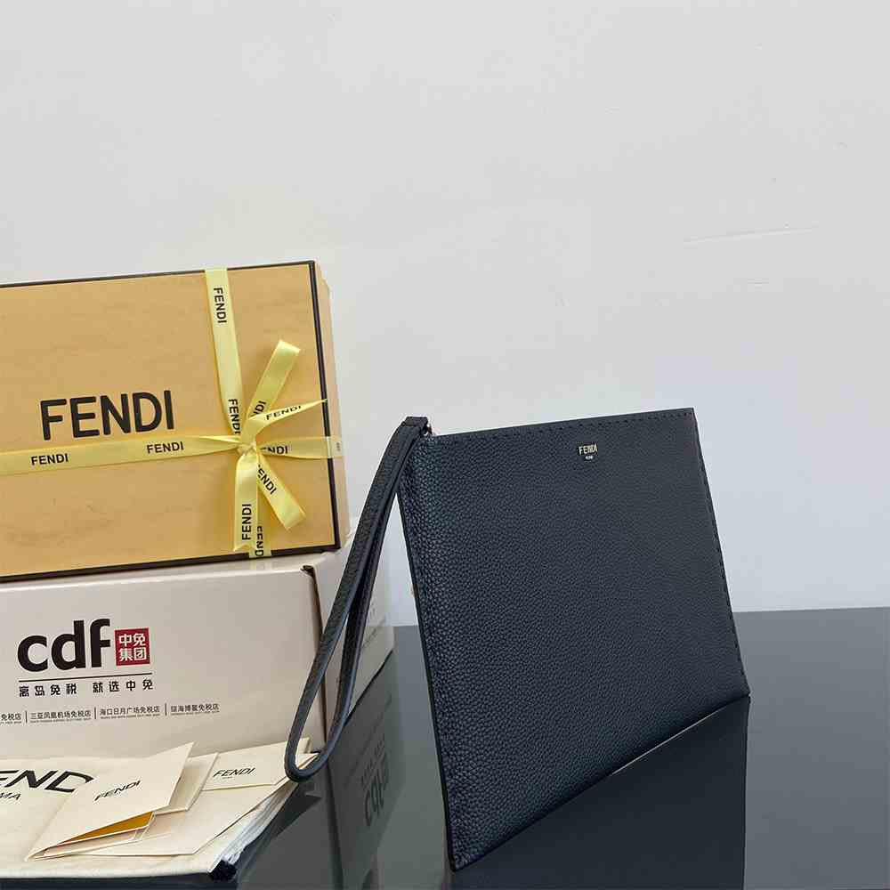 F**di Selleria Flat Pouch Medium