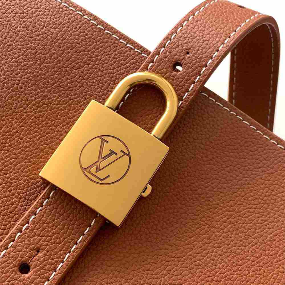 LV Low Key Cabas MM