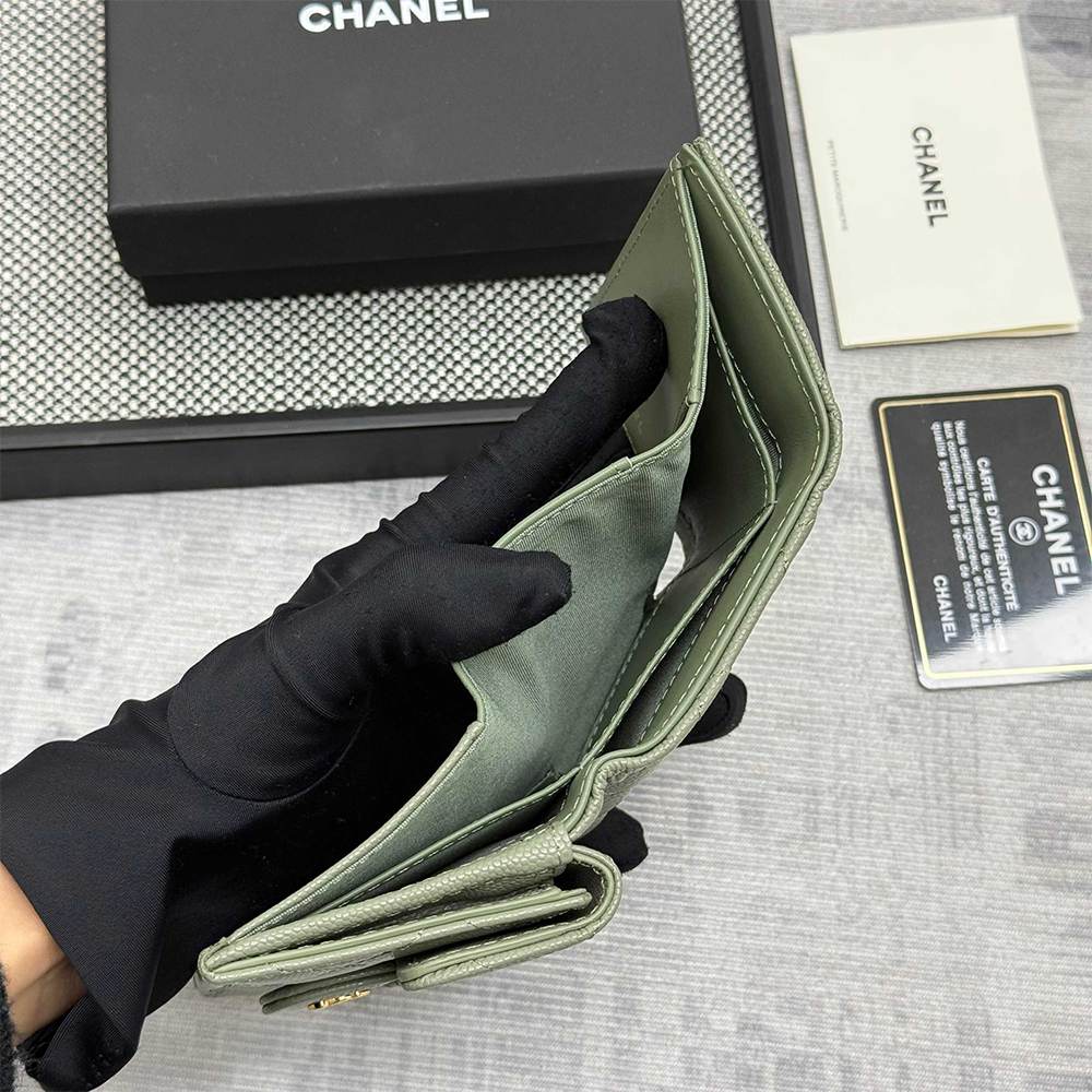 Ch**el Matelasse Classic Small Flap Tri-fold wallet
