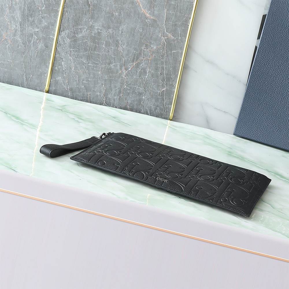 D10r A4 Pouch