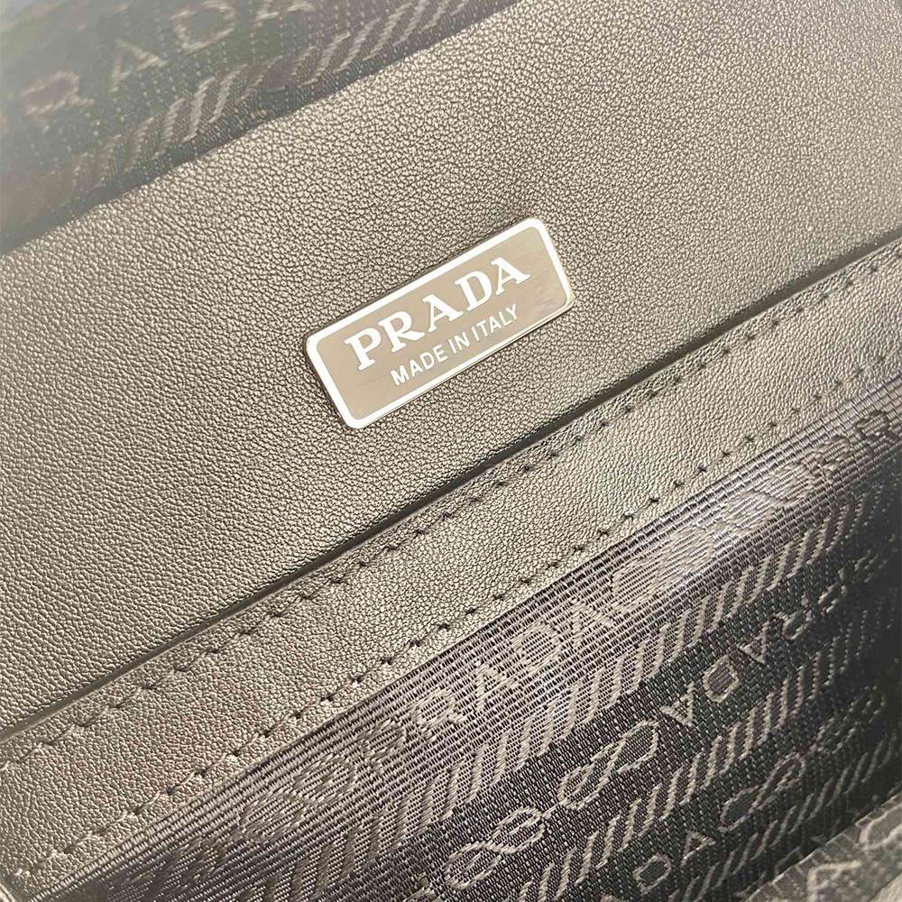 Pra*a Brique Saffiano leather bag
