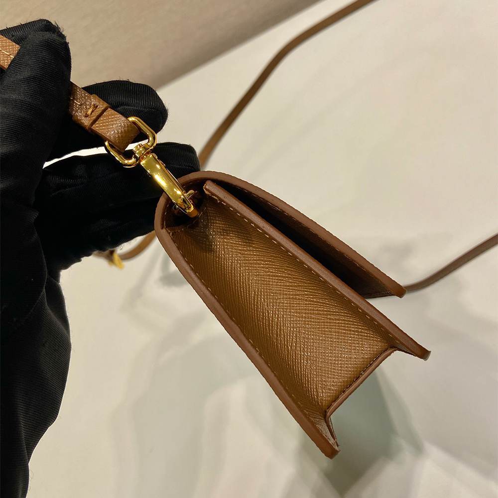 Pra*a Saffiano leather mini-bag(HIGH-END GRADE)