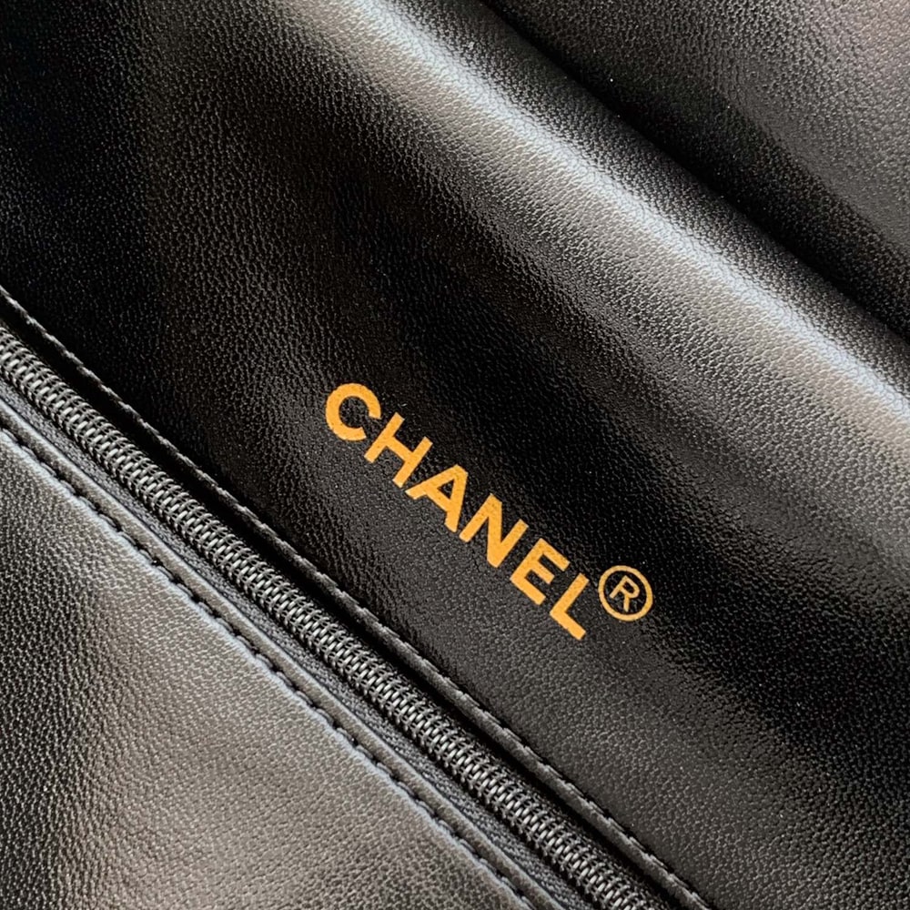 Ch**el Vintage Logo Bowler Bag(HIGH-END GRADE)