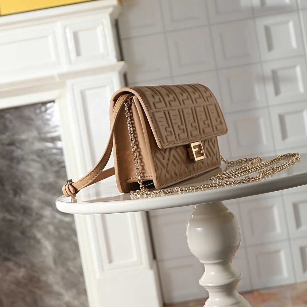 F**di Wallet On Chain Baguette(HIGH-END GRADE)